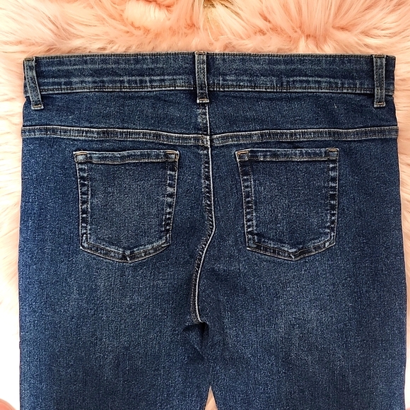 PRE-LOVED AMAZON ESSENTIALS DISTRESSED DENIM BOOTCUT JEANS-16+ - Picture 4 of 8
